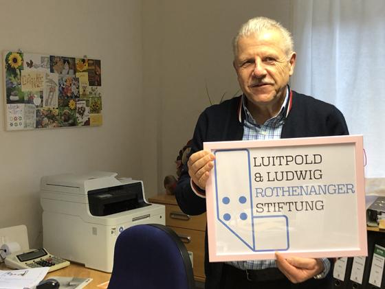 Der Vorsitzende der Luitpold & Ludwig Rothenanger-Stiftung, Albert Oehrlein, freut sich, dass die Stiftung auch dieses Jahr wieder vielen Menschen helfen kann. Foto: hw