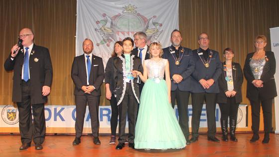 Auch das Kinderprinzenpaar der Feringa, Prinz Nicolai I. und Prinzessin Valentina I., war mit dabei. Foto: Feringa