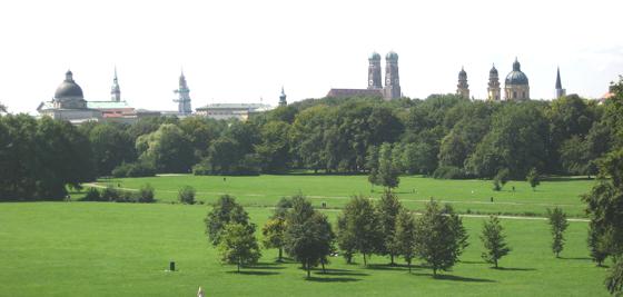 Der Englische Garten ist mit seinen 375 Hektar die größte Parkanlage der Welt. Ob er weiterhin Englischer Garten heißen soll, dazu hat Sebastian Daexel eine Online-Petition gestartet. Foto: Wikipedia