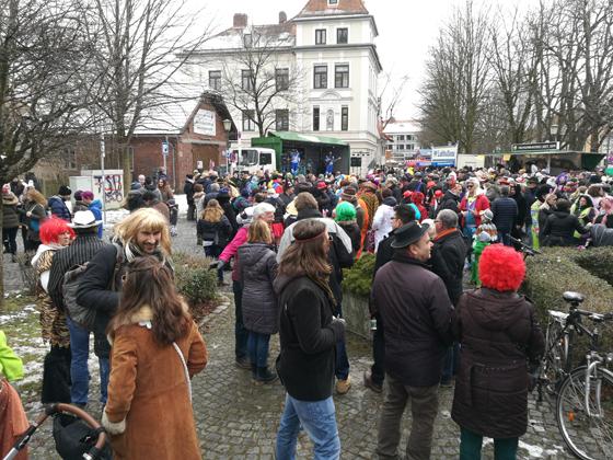 Der Perlacher Burschenverein Die Gmütlichen lädt wieder zum traditionellen Faschingstreiben auf dem Pfanzeltplatz ein. Foto: ar