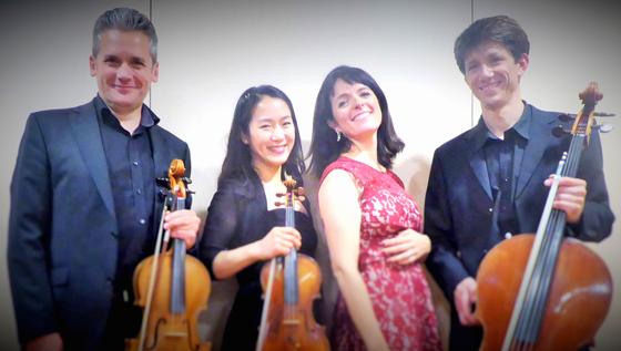 Monica Sardi  Mezzosopran und das Trio Madreselva (v.l.): Mario Diaz Gavier, Lee Young Kim (Violine), Viola und Joseph Steinkühler ( Cello). Foto: VA