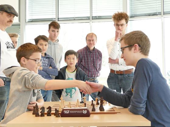 In Oberschleißheim trafen sich rund 40 Schachfreunde aus dem Raum München zum 6. Schleißheimer Schach-Scharmützel. Foto: Ingrid Lindbüchl