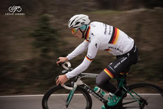 Der Brunnthaler Leslie Lührs fährt seiner Anfang diesen Jahres erstmalig als Profi. Er träumt von den ganz großen Radsportrennen dieser Welt. Foto: Jakub Durt