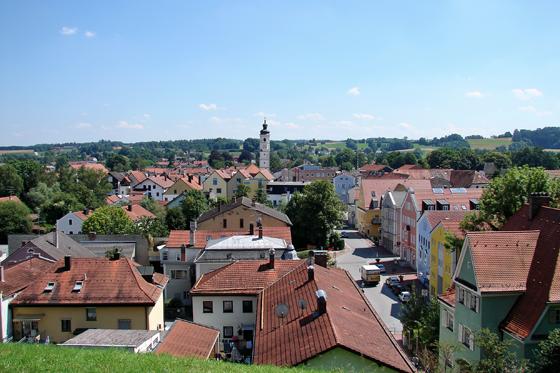 Auch in Dorfen werden Wohnungen mit einem Quadratmeterpreis von durchschnittlich 7 Euro vermietet. Foto: CC BY-SA 4.0