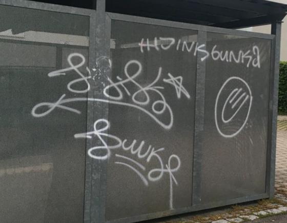 Graffiti-Schmierereien in Lohhof. Foto: Polizei