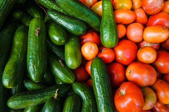 Idealerweise landen Obst, Gemüse & Co im Kochtopf und nicht in die Mülltonne. Foto: CCO