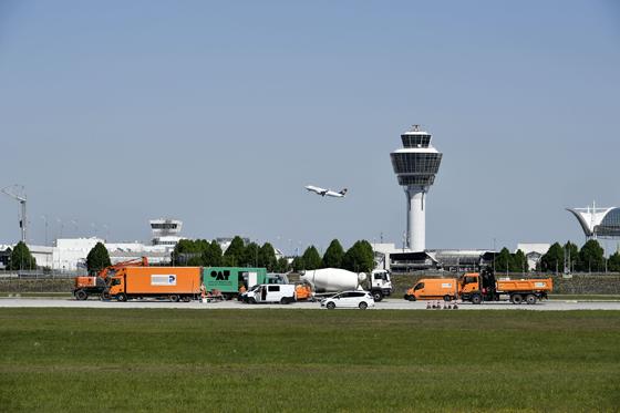 Fliegender Wechsel bei den Startbahnen am Münchner Flughafen: Bis August wird der Flugverkehr über die Südbahn abgewickelt. Foto: Alex Tino Friedel - ATF Pictures