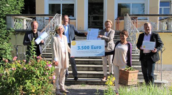 Die Montessori-Schule in Niederseeon erhielt für ihr Umweltengagement den Bürgerenergiepreis der Regierung von Oberbayern. Foto: Uta Künkler