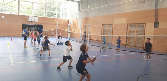 Spielerisch in verschiedene Sportarten reinschnuppern bei der Schnupperwoche der SVN-Kindersportschule. Foto: SVN
