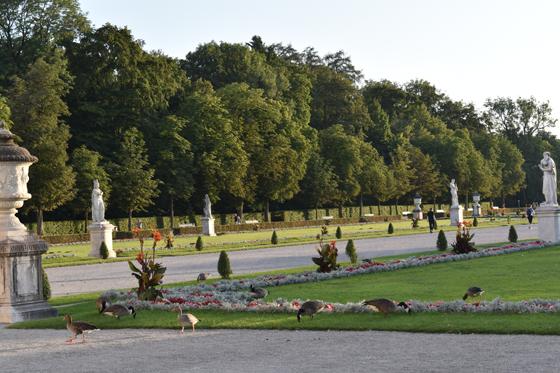 Für verliebte Münchner und natürlich auch alle anderen: Nymphenburg wartet auch heuer mit einem schön gepflegten Park auf. Foto: Daniel Mielcarek