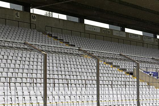 Möglicherweise bald wieder mit Zuschauern: leere Ränge im Grünwalder Stadion. Foto: Anne Wild