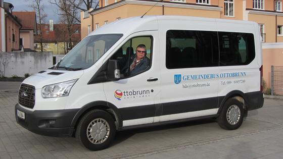 Der Seniorenbus mit Fahrer Heinz Ullrich zieht wieder seine Kreise durch Ottobrunn und Umgebung. Foto: HdS