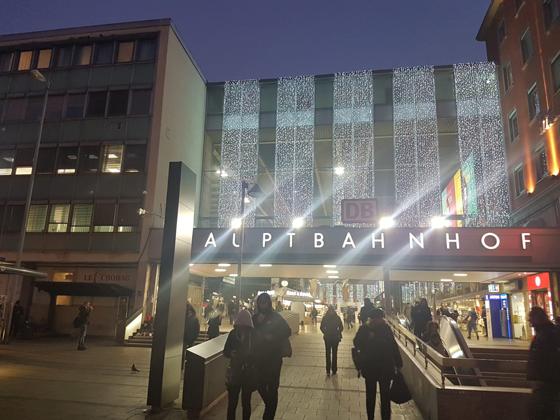 Zur Umgestaltung des Münchner Hauptbahnhofs gehören auch gut erreichbare Fahrradabstellmöglichkeiten. Foto: bs