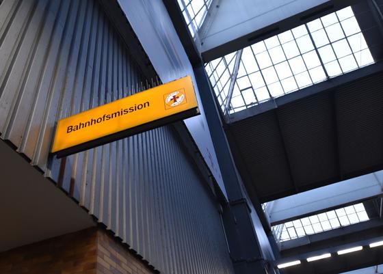 Bahnhofsmission auf dem Gleis 11 am Münchner Hauptbahnhof ist 24 Stunden auch im Lockdown für Hilfesuchenden erreichbar. Foto: Bahnhofsmission/Catherina Hess