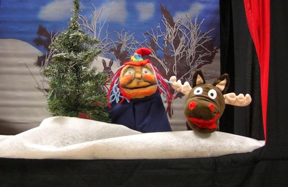Lustige Weihnachtsgeschichten kann man bei den Online-Puppentheater von Susy Bergmann erleben. Foto: Privat
