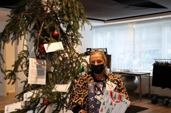 Michaela Merzendorfer hat auch in diesem Jahr eine Weihnachtswunschbaum-Aktion in Vaterstetten auf die Beine gestellt. Foto: Stefan Dohl