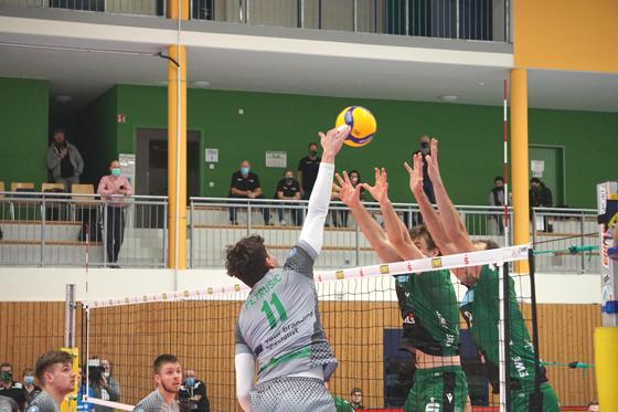 Die Unterhachinger Volleyballer hoffen auf eine bessere Partie am Sonntag. Gegen die Netzhoppers unterlagen sie mit 0:3. Foto: Tobias Ullerich/Netzhoppers KW-Bestensee