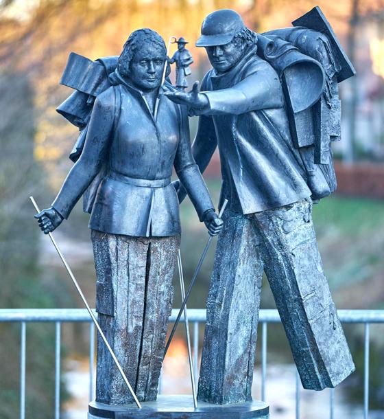 Pilgerdenkmal "Wir sind auf dem Weg" von Jörg Heydemann in Coesfeld. Foto: Günter Seggebäing, CC BY-SA 3.0,