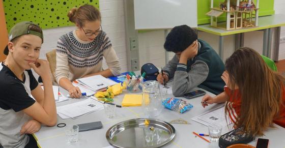 In den Osterferien finden in den Münchner Jugendfreizeitstätten Lernkurse für die bevorstehenden Prüfungen statt. Foto: KJR