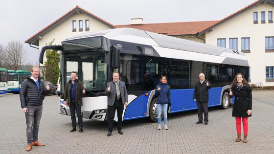 Zunächst fünf der umweltfreundlichen Busse werden die Ebersberger Busunternehmen Ettenhuber und Reisberger zum Start im Jahr 2022 anschaffen und auf Ebersberger MVV-Buslinien einsetzen. Foto: Landratsamt Ebersberg
