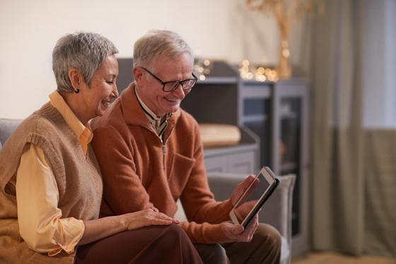 In Zeiten der Kontakteinschränkungen bietet der Senioren-Onlinetag eine etwas andere, aber passgenaue Art des Miteinander- und Beieinanderseins. Foto: CC0