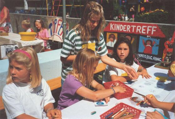 Da war die Welt noch heile: Sommerfest 1992 im Kindertreff Bogenhausen. Foto: KJR