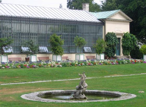 Heimat der Blumen: Blick auf das Eiserne Haus im Schlosspark Nymphenburg. Foto: Rufus46, CC BY-SA 3.0