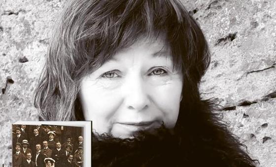 Autorin Cornelia Naumann liest zur Finissage der Ausstellung Sarah Sonja Lerch  Münchens vergessene Revolutionärin aus ihrem Roman. Foto: VA