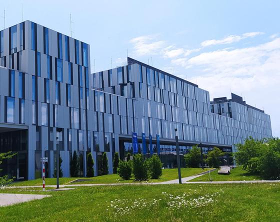 Die neue Mitte des TUM-Campus in Garching soll Wissenschaft, Forschung, Lehre, Kultur und Freizeit unter einem Dach vereinen. Foto: Stefan Dohl
