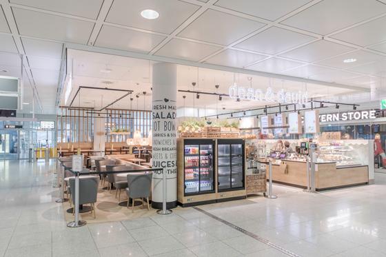 In beiden Terminals, im München Airport Center und im Besucherpark haben mehr als 20 Restaurants und Bars, rund 45 Shops und sechs Autovermietungen geöffnet . Foto: FMG