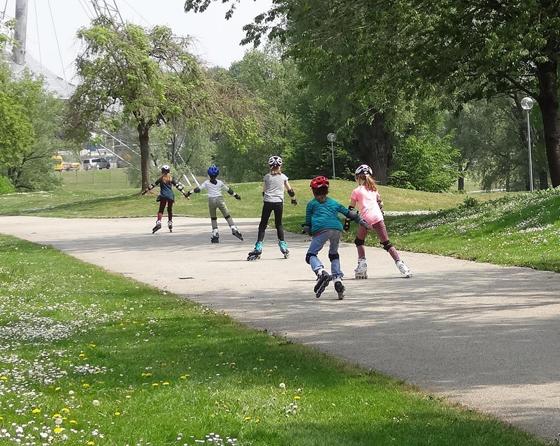 Bewegung macht Laune: Die Feierwerk Funkstation bietet in den Sommerferien einen Skatekurs für Kinder ab sechs Jahren an. Foto: VA