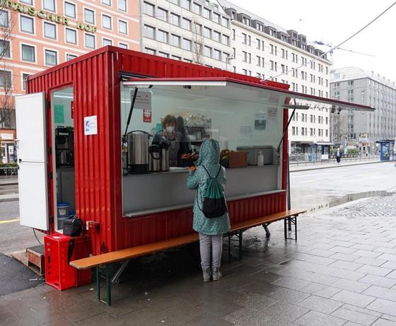 Die Korbinian-Küche musste den Stellplatz am Bahnhofsplatz/Bayerstraße aufgeben. Foto: Caritas München