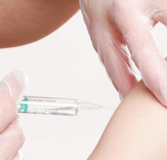 Momentan ist Impfen der einzige dauerhafte Ausweg aus der Pandemie. Foto: CCO
