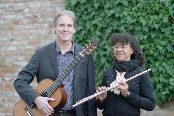 Claudia Góndola de Hackel (Querflöte) und Peter Hackel (Gitarre) gestalten zwei Konzertabende.  Foto: VA