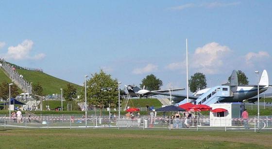 Im Flughafen Besucherpark gibt es ein buntes Programm während den Ferien. Foto: Wikimedia Commons, CC BY 3.0