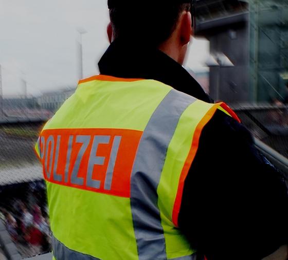 Achtung, Lebensgefahr! Die Bundespolizei warnt vor dem sogenannten "S-Bahn-Surfen". Foto: Bundespolizei