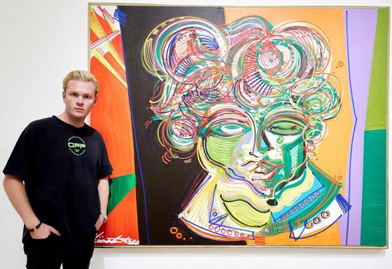 Der erst 23-jährige Künstler Leon Löwentraut hat sich in beeindruckender Geschwindigkeit einen Namen in der Kunstwelt gemacht. Foto: Adrian Bedoy