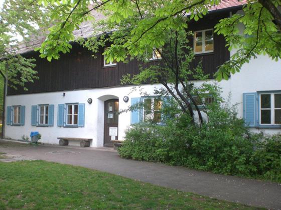Aus dem ehemaligen Bauernhof, dem Zeugnerhof, wurde Ende der 70er Jahren, eine Freizeitstätte für Kinder und Jugendliche. Foto: KJR