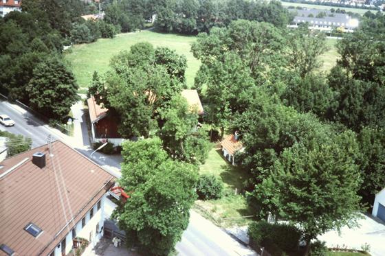 Blick von oben auf das ehemalige Bauernanwesen und heutige Heimathaus in der Münchener Straße. Foto: Elisabeth Knaup