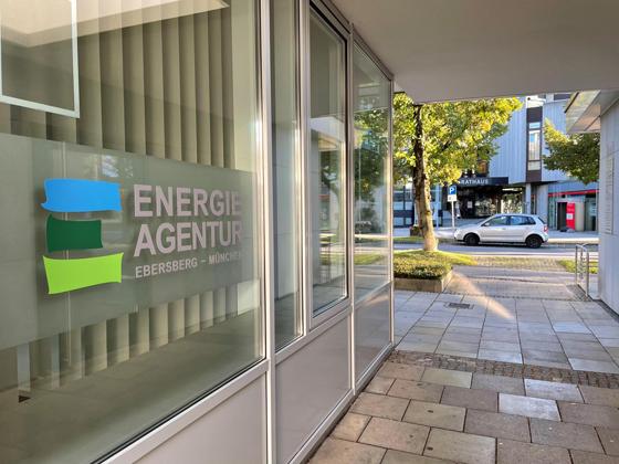Die Energieagentur Ebersberg-München hat ihr neues Büro gegenüber dem Unterföhringer Rathaus errichtet. Hier sind auch Beratungen möglich. Foto: Energieagentur