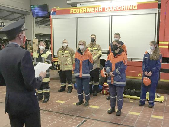 Sieben Aktive der Freiwilligen Feuerwehr Garching haben die Zwischenprüfung der MTA bestanden. Foto: FFW