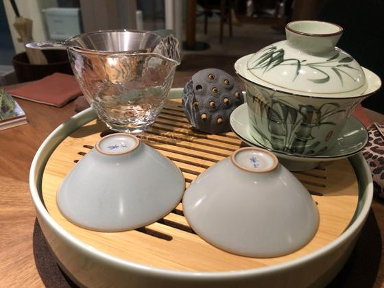 Teeliebhaber werden entdecken, dass der Tee bei einer Teezeremonie gleich doppelt so gut schmeckt wie normalerweise. Foto: hw