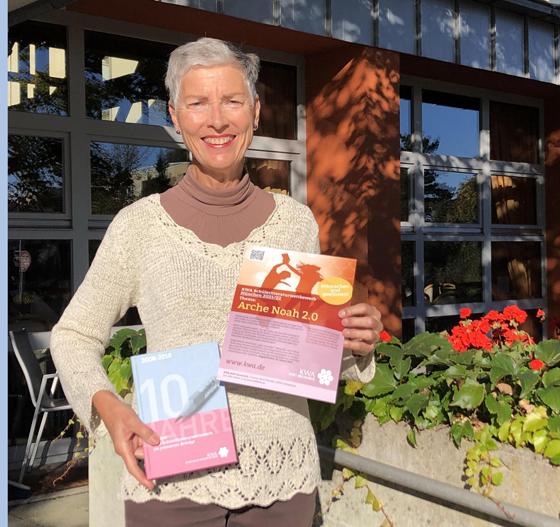 KWA-Stiftsdirektorin Gisela Hüttis freut sich auf viele Zuschriften zum 14. Jugendliteratur-Wettbewerb, für den Anfang Oktober der Startschuss fiel. Foto: hw