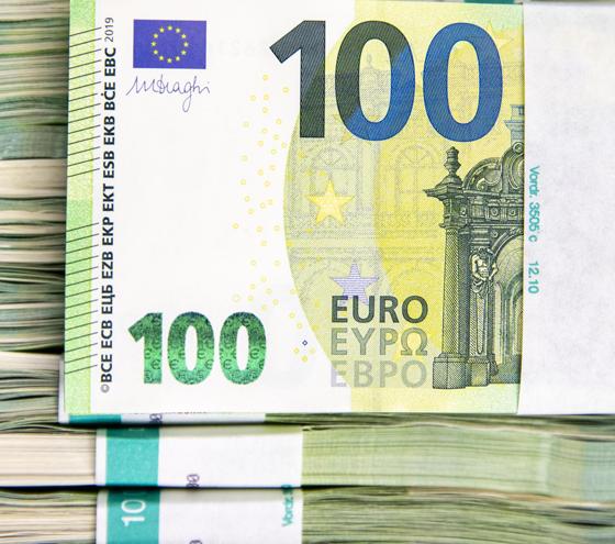 In diesem Jahr feiert der Euro seinen 20. Geburtstag. Ab 2024 erscheint er in einem neuen Design. Foto: Nils Thies