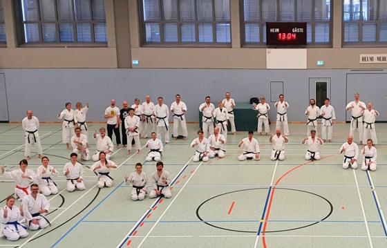 Der Workshop mit dem englischen Karate-Trainer Iain Abernethy stieß bei den Mitgliedern der Grünwalder Karateabteilung auf große Begeisterung. Foto: TSV Grünwald