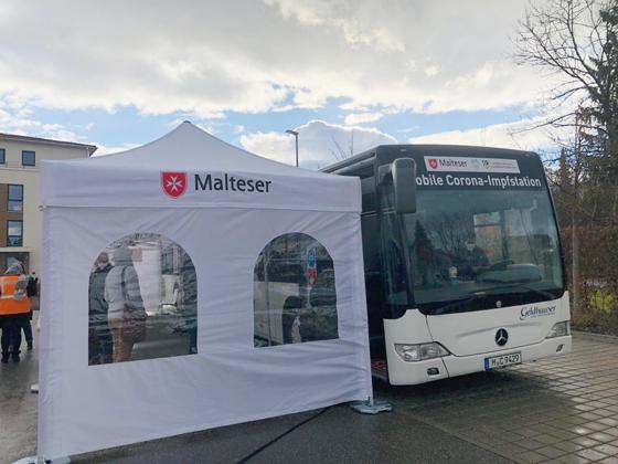 Im Februar ist immer mittwochs und freitags der Testbus der Malteser zu Gast in Hohenbrunn. Foto: hw