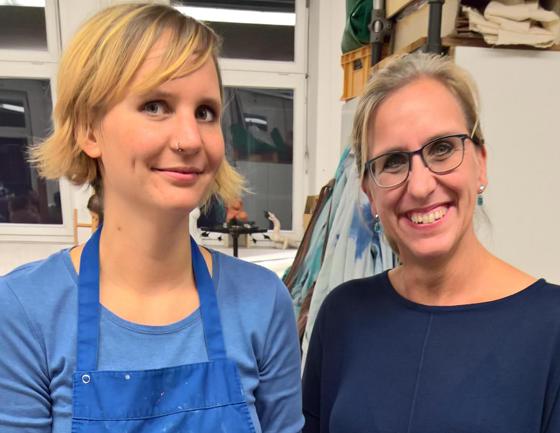 Marlene Pruss (links) und Serena Widmann laden einmal monatlich zu "Mohr-Villa ist bunt" ein. Foto: Privat