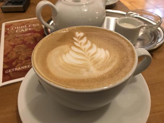 Auf eine Tasse Kaffee kann man sich wieder im Nachbarschaftscafé in der Seidlvilla treffen. Foto: Heike Woschee
