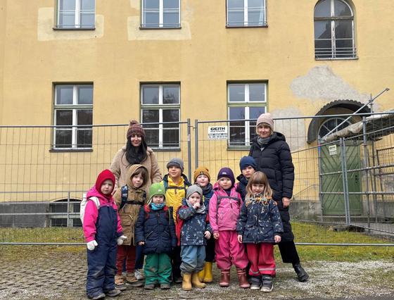 Die Kinder des Kindergartens Mäcki Löffel müssen bald aus dem alten St.-Martin-Spital ausziehen  jahrelange Sanierungsarbeiten stehen an. Foto: Privat