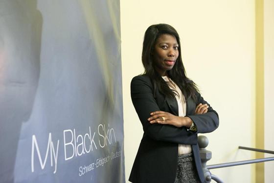 Ihr Engagement für Integration führte die Deutsch-Ghanaerin Dayan Kodua zu ihrem Buchprojekt: My Black Skin  Schwarz. Erfolgreich. Deutsch. Foto: VA